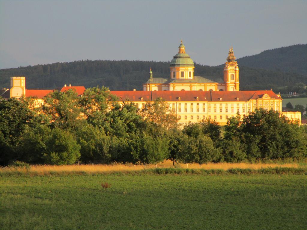Haus Sundl - Privatzimmer Emmersdorf an der Donau Luaran gambar